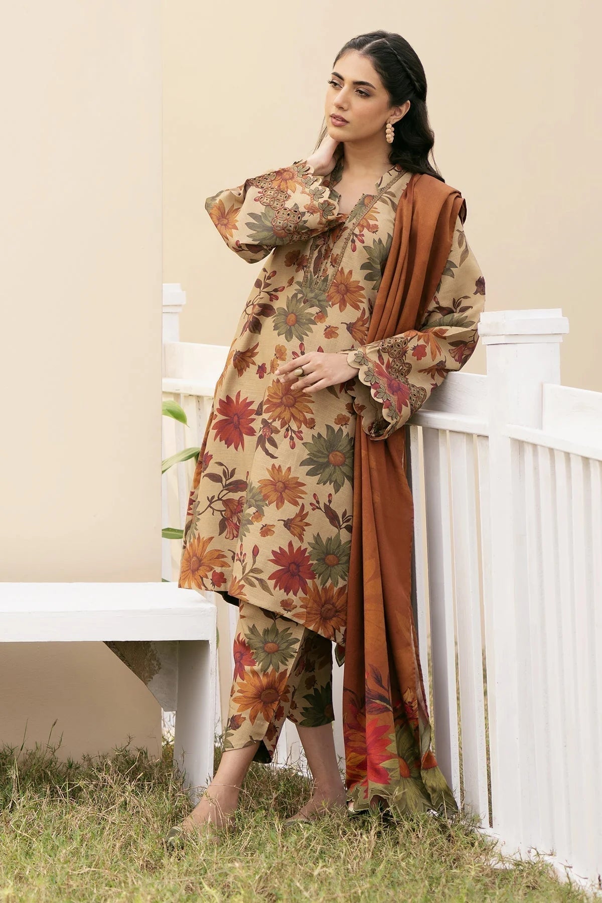 BAROQUE - 3PC LAWN DIGITAL PRINT SHIRT & TROUSER WITH VOIL DIGITAL PRINT DUPATTA -PFS-530